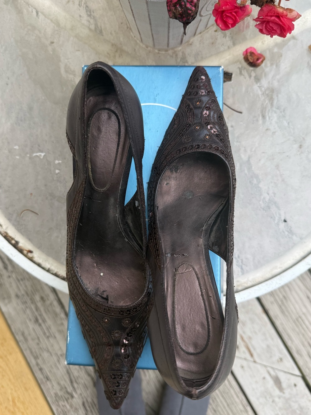 Nine West Vintage Leather Sequin Embroidered Womenโs Pointed Toe Heels